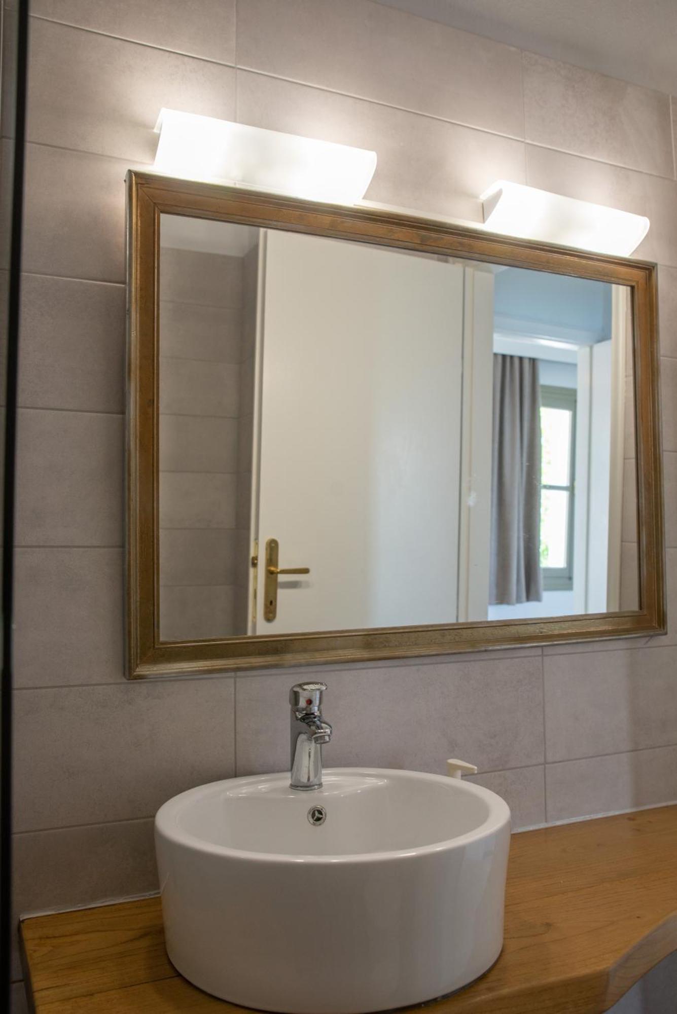 Marabou Hotel Chorefto Екстериор снимка